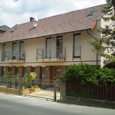 Mary Apartmanhaz Hévíz Exteriér fotografie