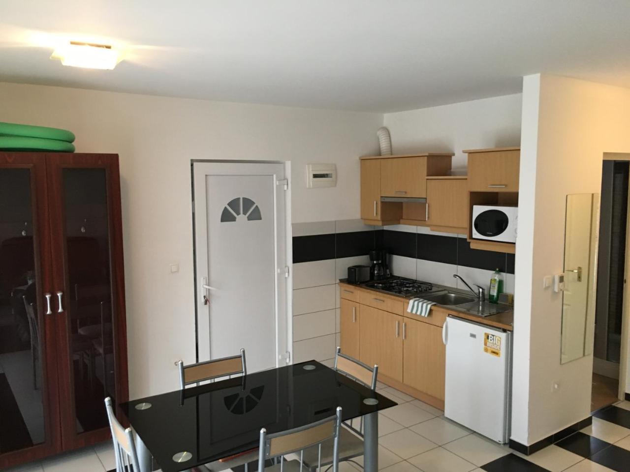Mary Apartmanhaz Hévíz Exteriér fotografie