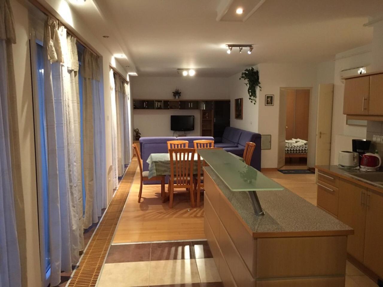 Mary Apartmanhaz Hévíz Exteriér fotografie